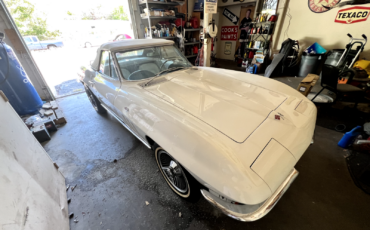 Chevrolet-Corvette-Cabriolet-1965-White-White-133576-1