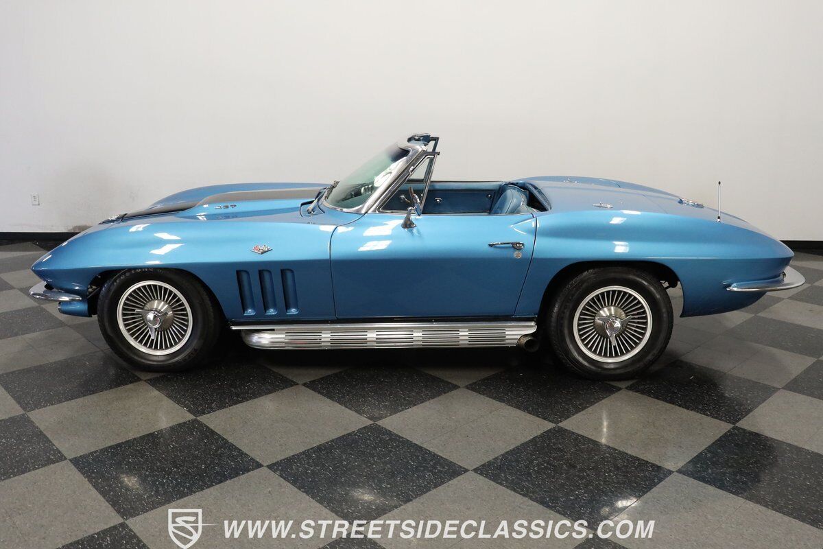 Chevrolet-Corvette-Cabriolet-1966-Blue-Blue-31384-2