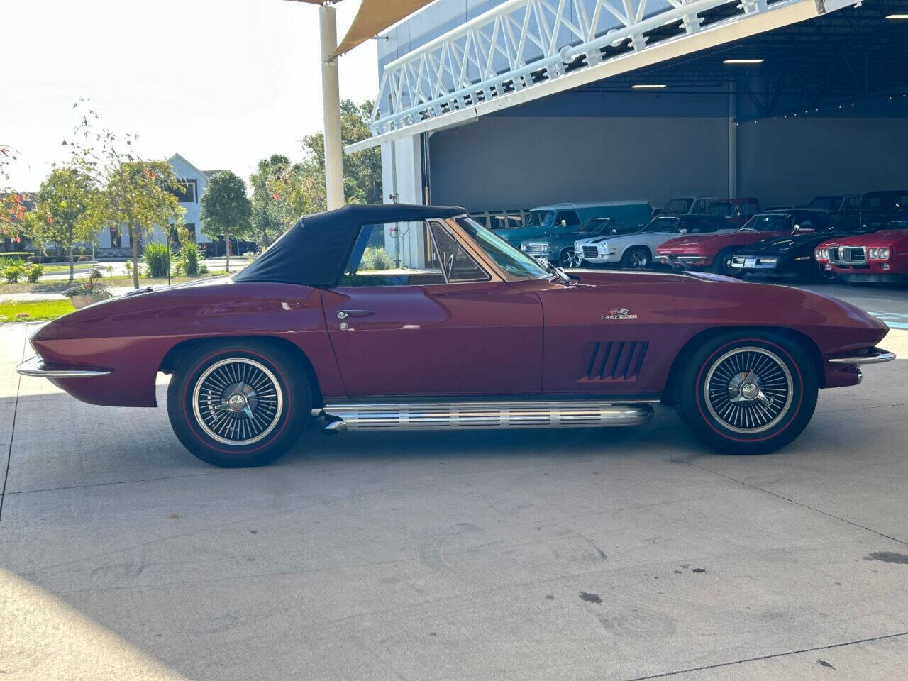 Chevrolet-Corvette-Cabriolet-1966-Maroon-Black-114296-10