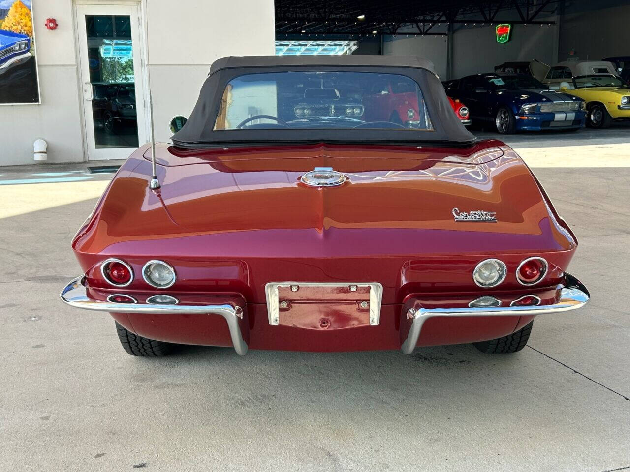 Chevrolet-Corvette-Cabriolet-1966-Maroon-Black-114296-11