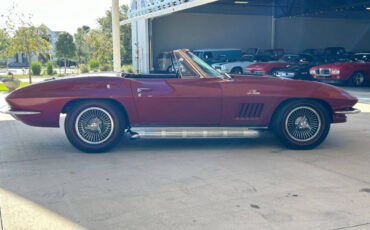 Chevrolet-Corvette-Cabriolet-1966-Maroon-Black-114296-3