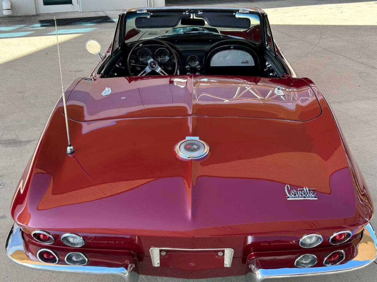 Chevrolet-Corvette-Cabriolet-1966-Maroon-Black-114296-6