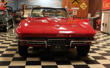 Chevrolet-Corvette-Cabriolet-1966-Red-Black-130357-1