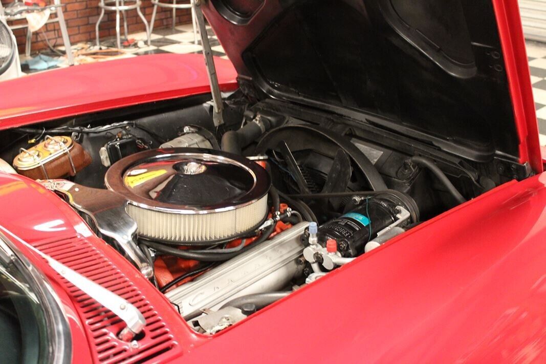 Chevrolet-Corvette-Cabriolet-1966-Red-Black-130357-23