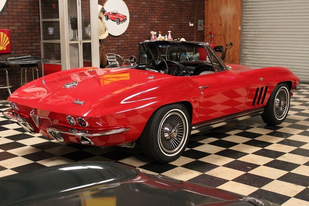 Chevrolet-Corvette-Cabriolet-1966-Red-Black-130357-5