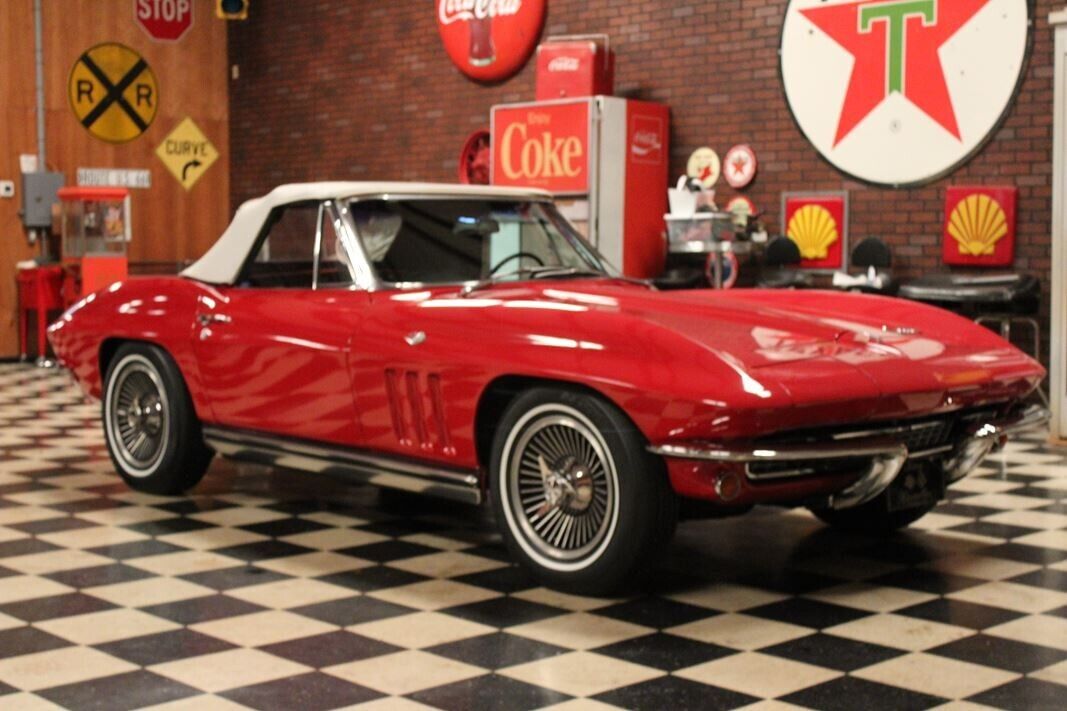 Chevrolet-Corvette-Cabriolet-1966-Red-Black-130357-7