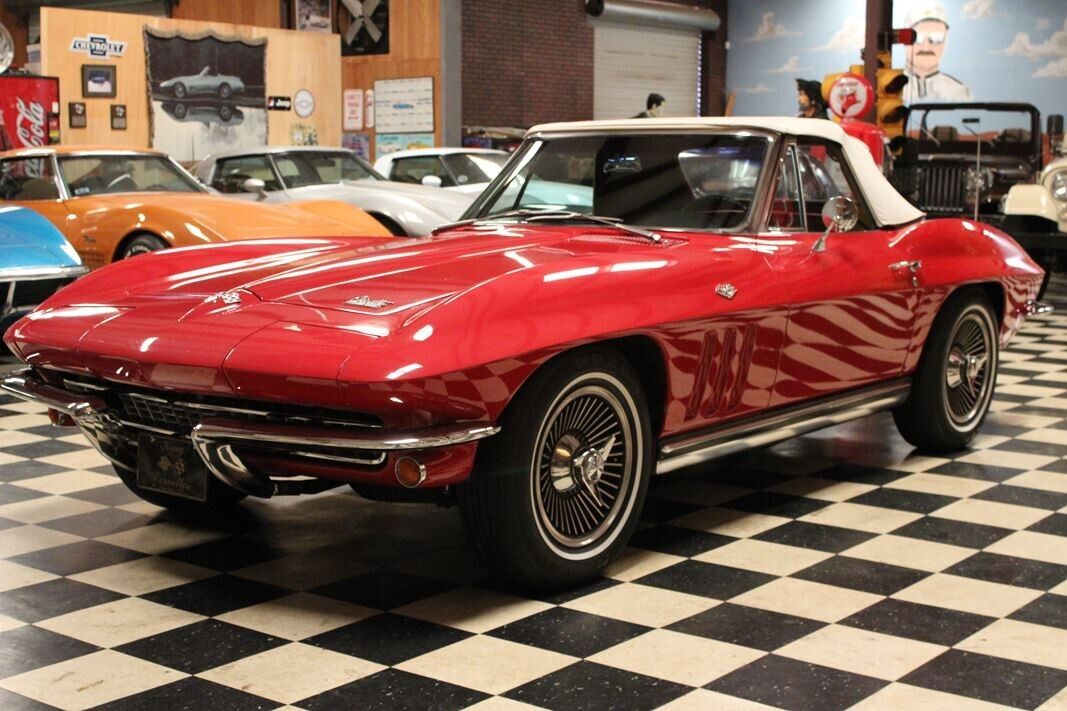 Chevrolet-Corvette-Cabriolet-1966-Red-Black-130357-8