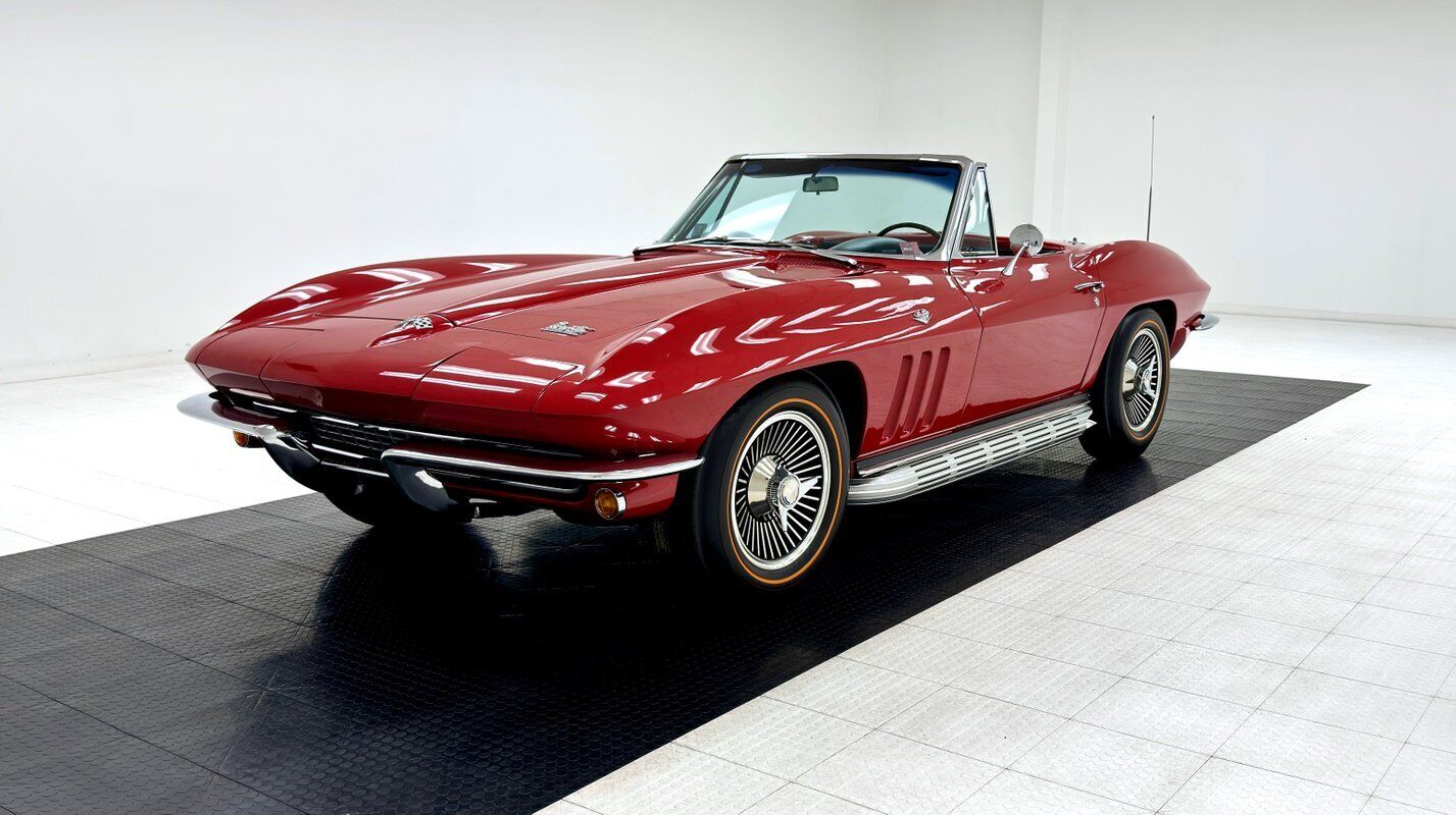 Chevrolet-Corvette-Cabriolet-1966-Red-Black-70975-1