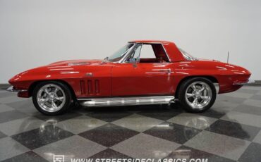 Chevrolet-Corvette-Cabriolet-1966-Red-Red-112078-2