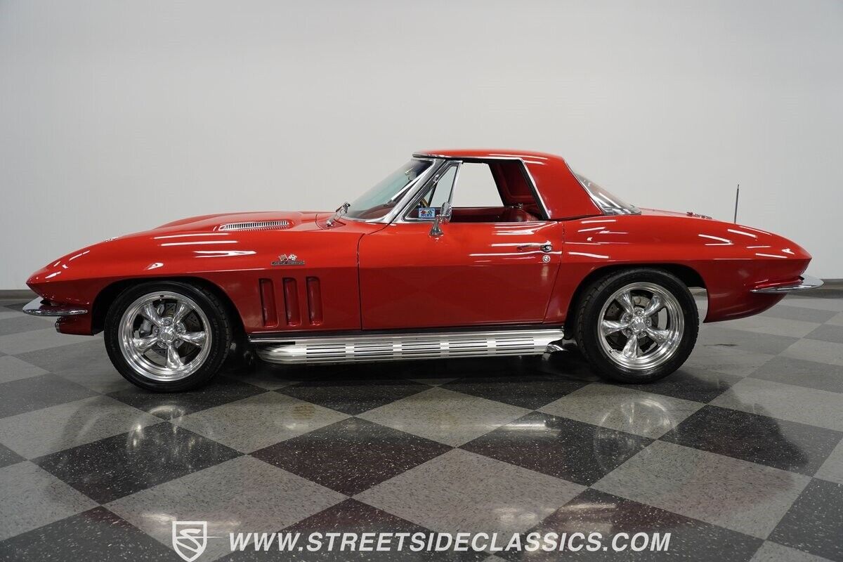 Chevrolet-Corvette-Cabriolet-1966-Red-Red-112078-2