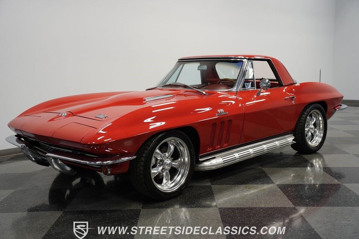 Chevrolet-Corvette-Cabriolet-1966-Red-Red-112078-5