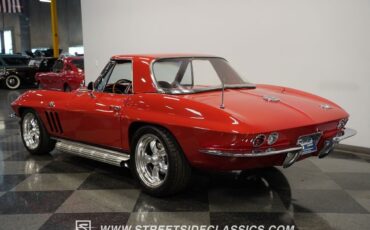 Chevrolet-Corvette-Cabriolet-1966-Red-Red-112078-7