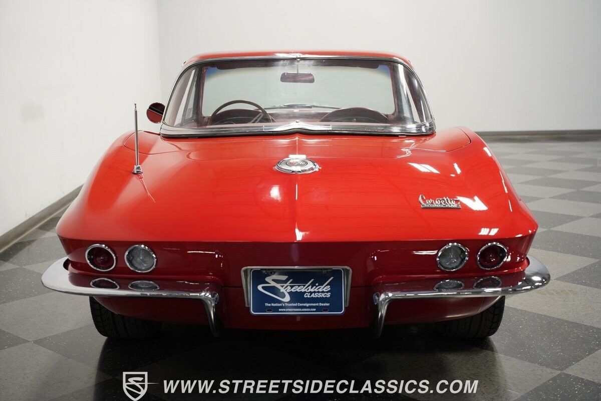 Chevrolet-Corvette-Cabriolet-1966-Red-Red-112078-9