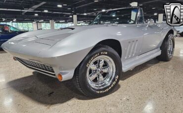 Chevrolet-Corvette-Cabriolet-1966-Silver-Silver-33812-2