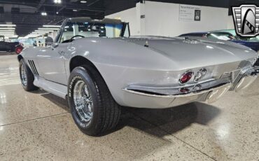 Chevrolet-Corvette-Cabriolet-1966-Silver-Silver-33812-3