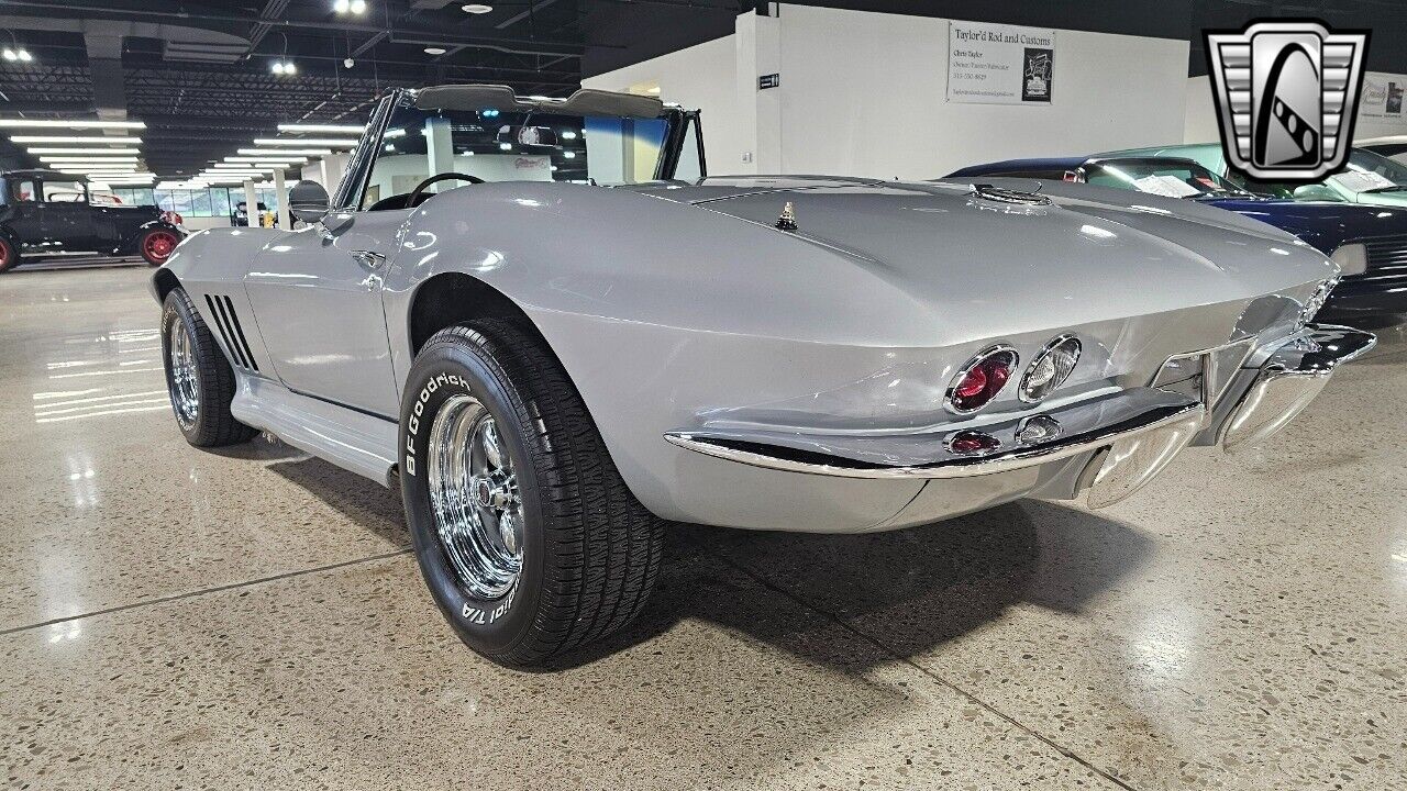 Chevrolet-Corvette-Cabriolet-1966-Silver-Silver-33812-3