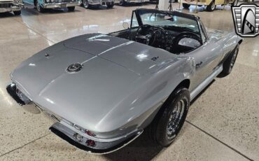 Chevrolet-Corvette-Cabriolet-1966-Silver-Silver-33812-4