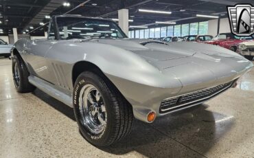 Chevrolet-Corvette-Cabriolet-1966-Silver-Silver-33812-5