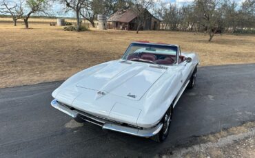 Chevrolet-Corvette-Cabriolet-1966-White-Red-145102-1