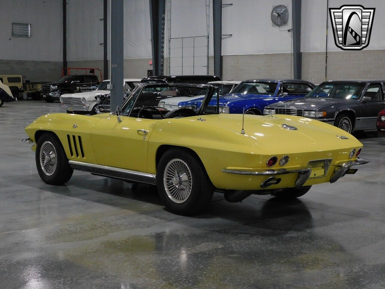 Chevrolet-Corvette-Cabriolet-1966-Yellow-Black-112878-3