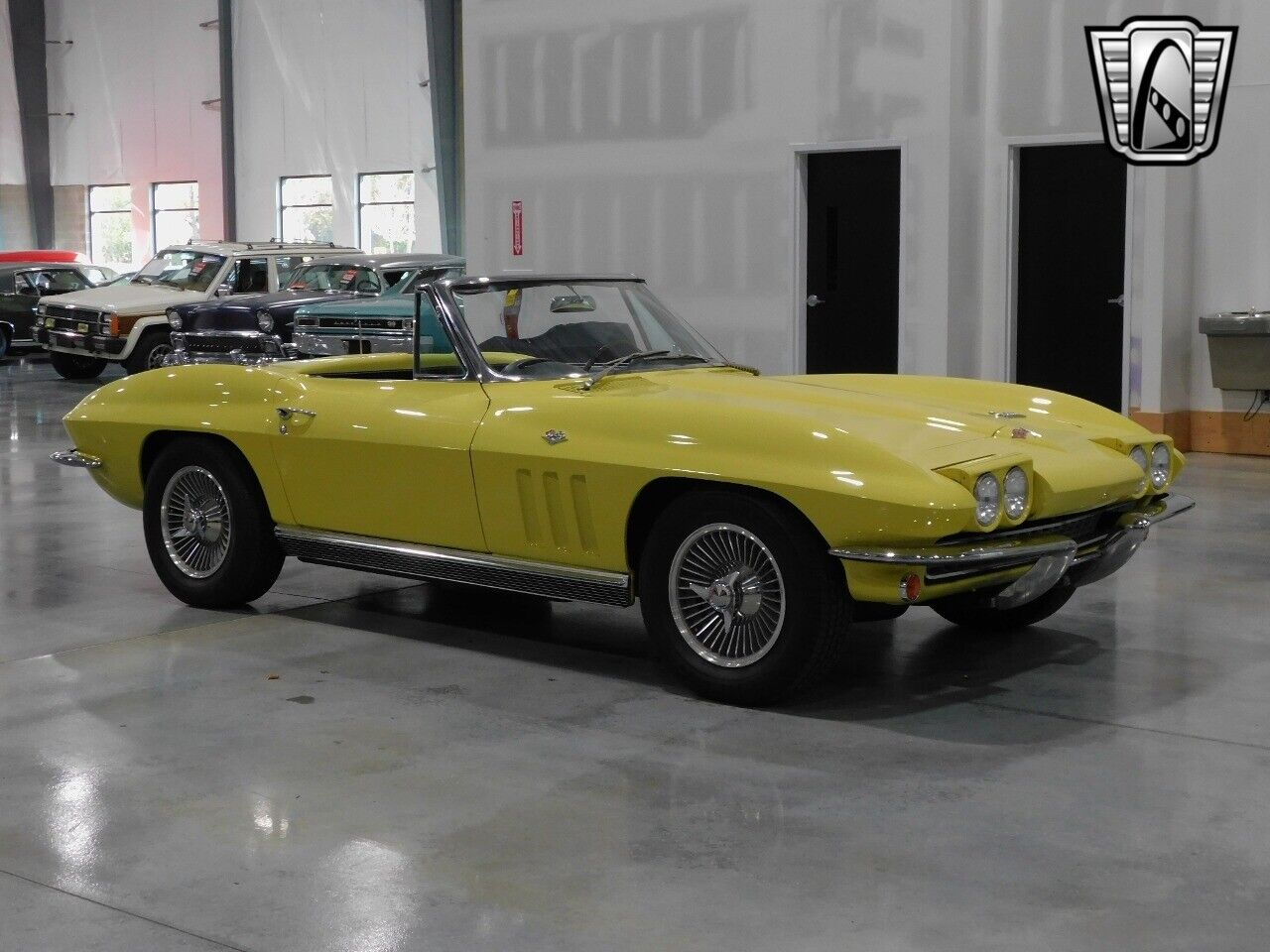 Chevrolet-Corvette-Cabriolet-1966-Yellow-Black-112878-5