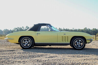 Chevrolet-Corvette-Cabriolet-1966-Yellow-Black-96561-8