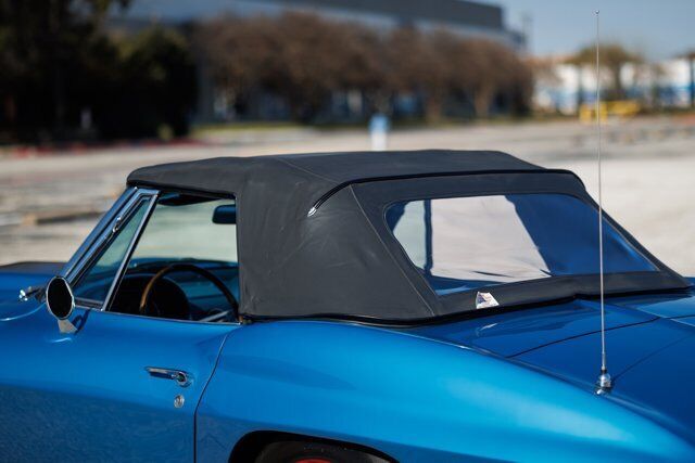 Chevrolet-Corvette-Cabriolet-1967-Blue-Blue-1788-33