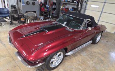 Chevrolet-Corvette-Cabriolet-1967-MARLBORO-MAROON-BLACK-LEATHER-83881-1