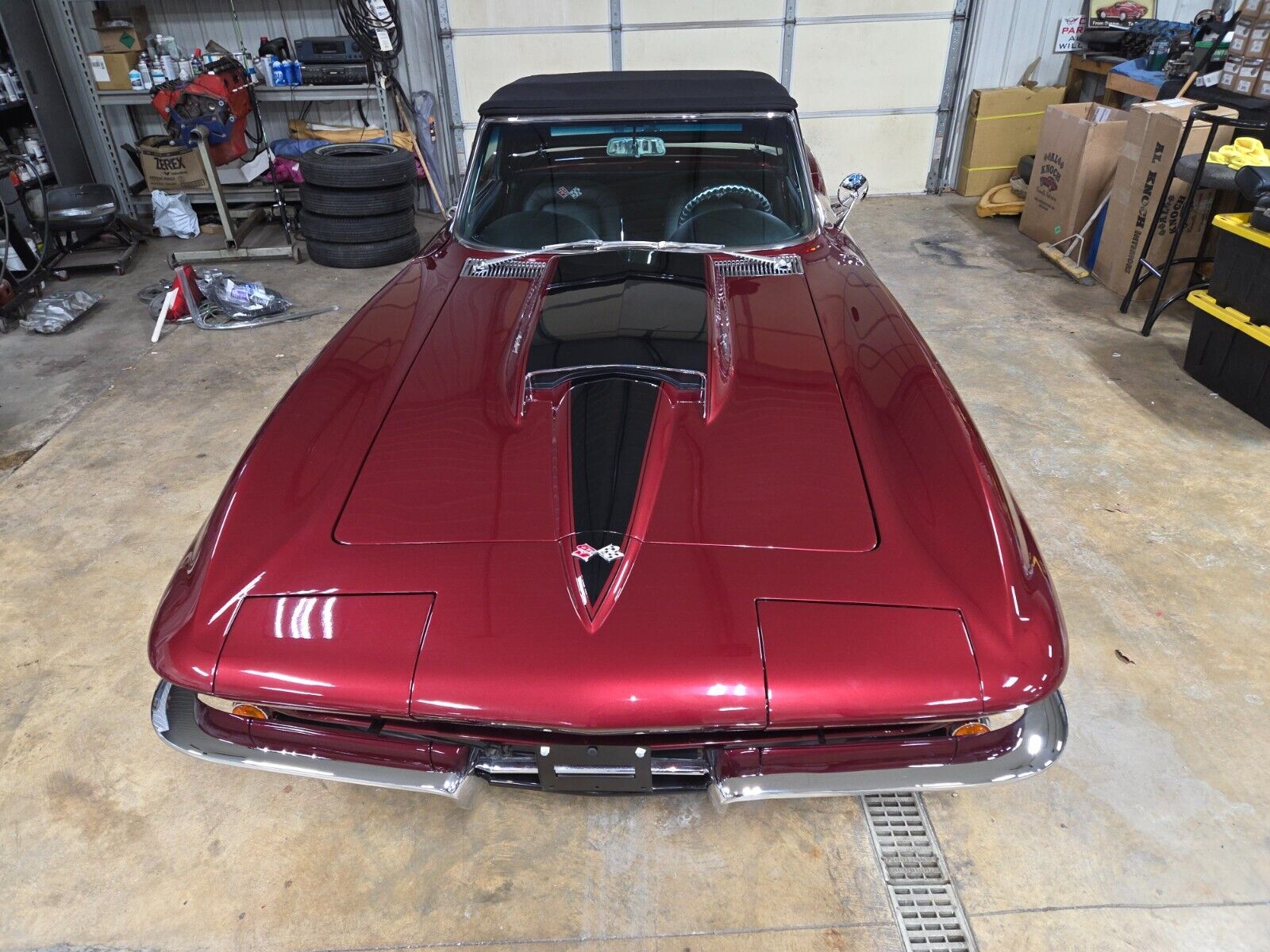 Chevrolet-Corvette-Cabriolet-1967-MARLBORO-MAROON-BLACK-LEATHER-83881-4