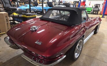 Chevrolet-Corvette-Cabriolet-1967-MARLBORO-MAROON-BLACK-LEATHER-83881-7