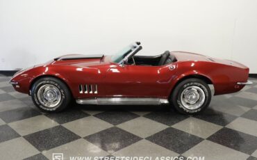 Chevrolet-Corvette-Cabriolet-1968-Burgundy-Black-149088-2