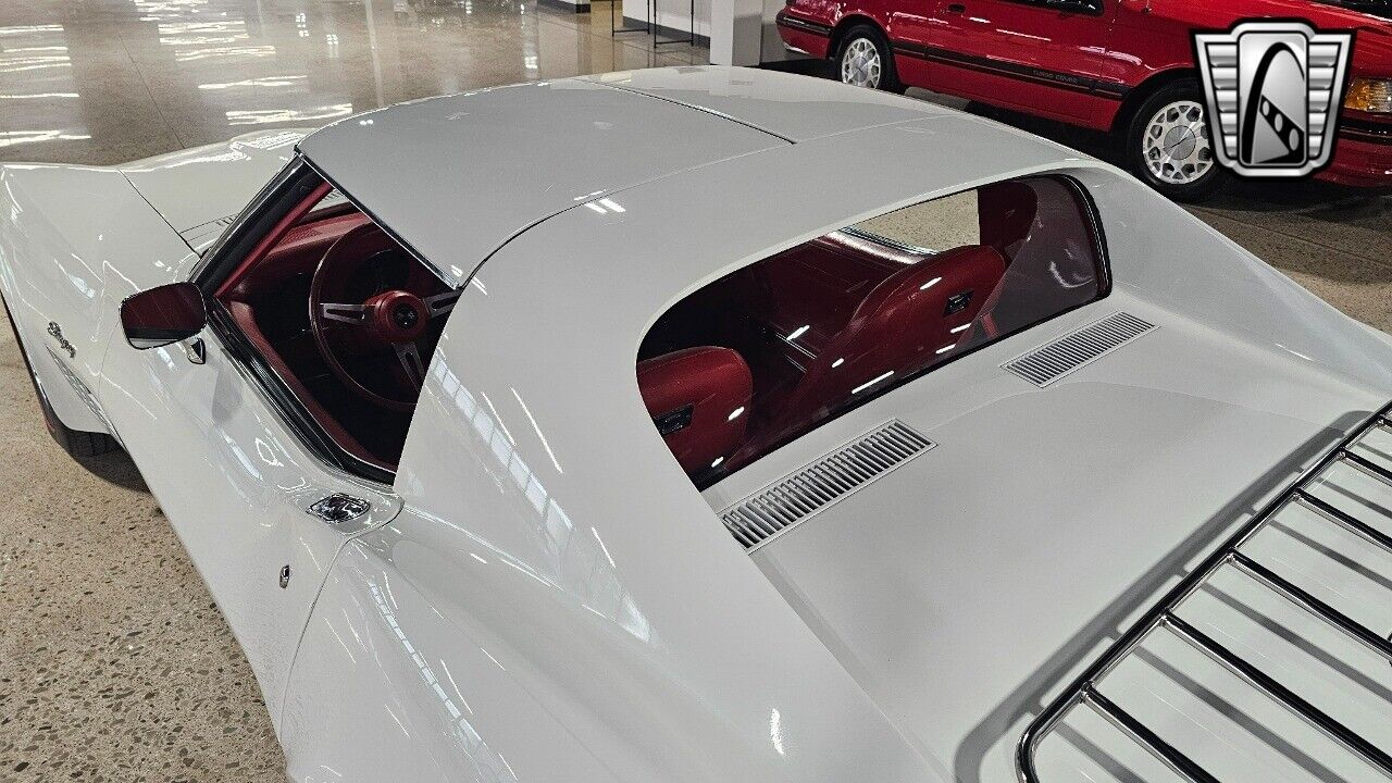 Chevrolet-Corvette-Cabriolet-1971-White-Red-6782-11