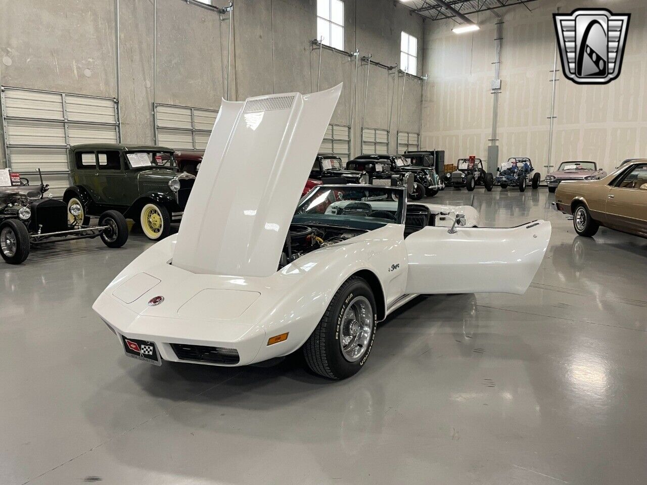 Chevrolet-Corvette-Cabriolet-1974-White-Black-119479-8