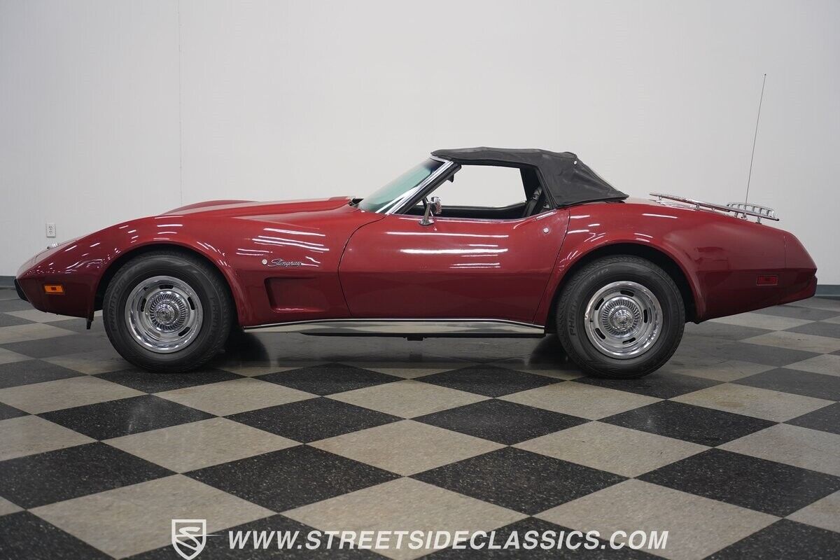 Chevrolet-Corvette-Cabriolet-1975-Red-Black-126102-2