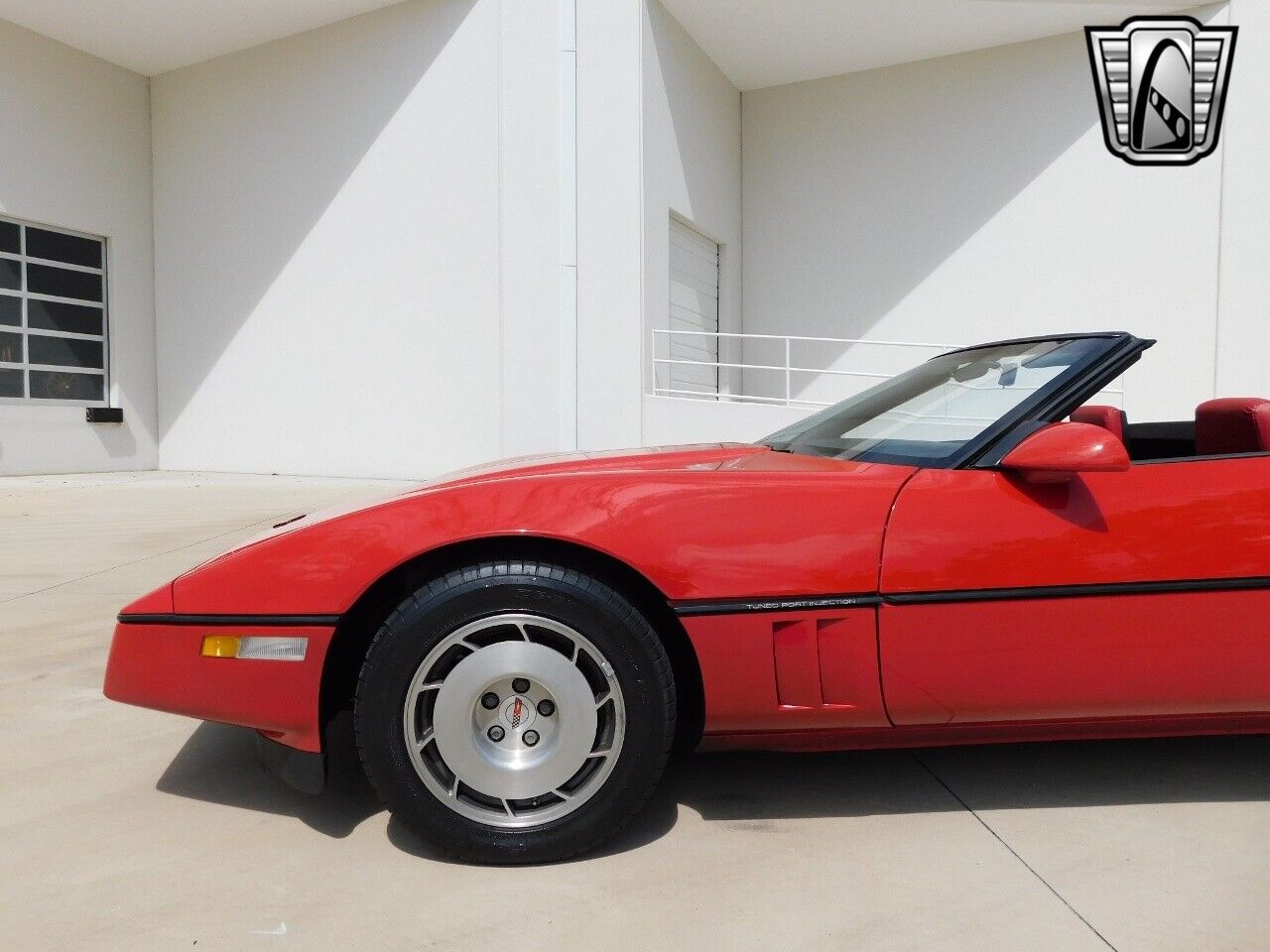 Chevrolet-Corvette-Cabriolet-1986-Red-Red-131057-5