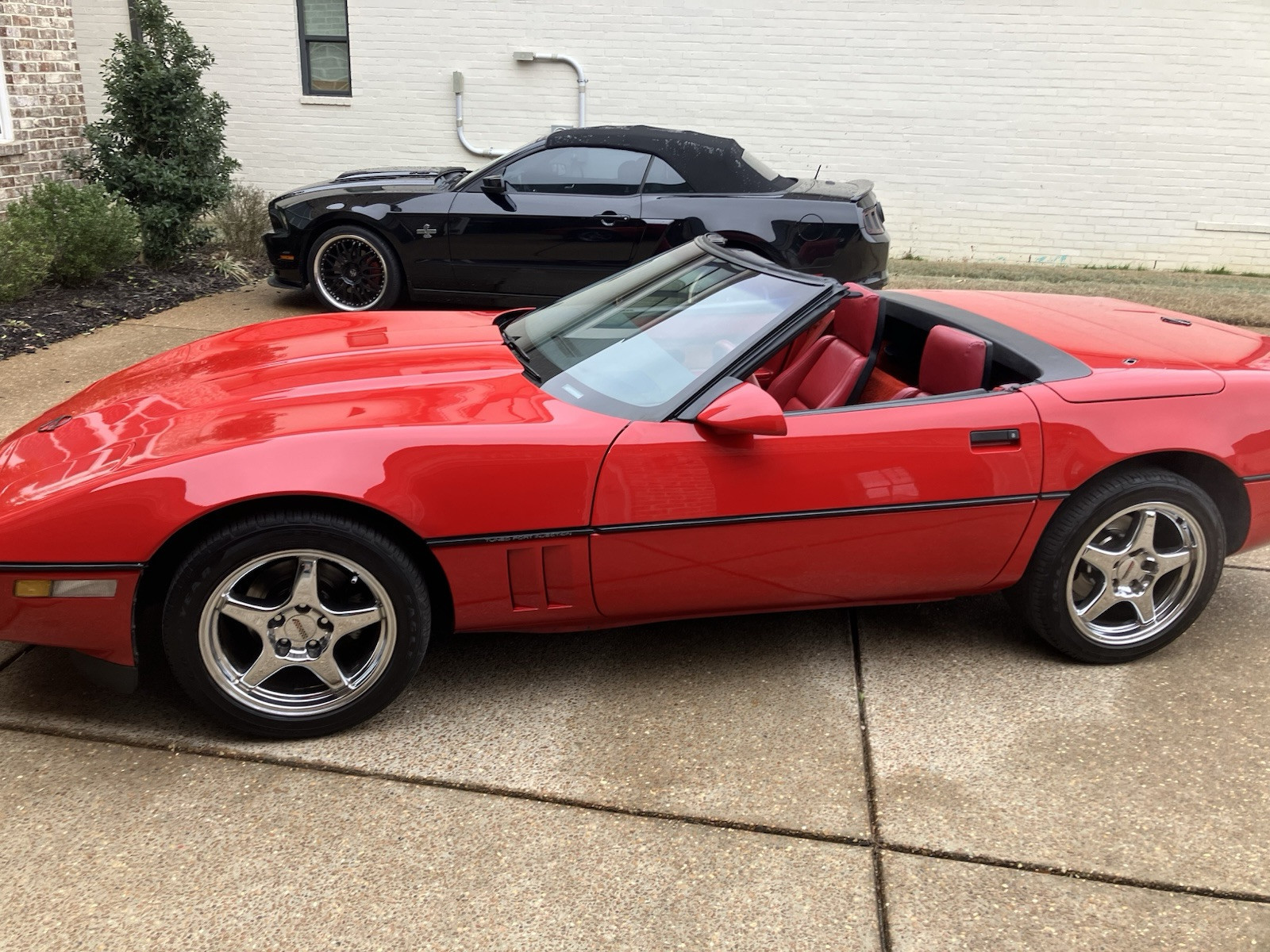 Chevrolet-Corvette-Cabriolet-1986-Red-Red-189903-1