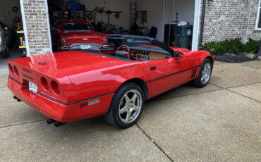 Chevrolet-Corvette-Cabriolet-1986-Red-Red-189903-4