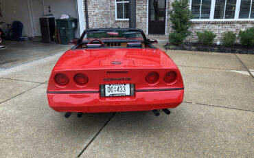 Chevrolet-Corvette-Cabriolet-1986-Red-Red-189903-6