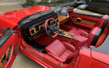 Chevrolet-Corvette-Cabriolet-1986-Red-Red-189903-7