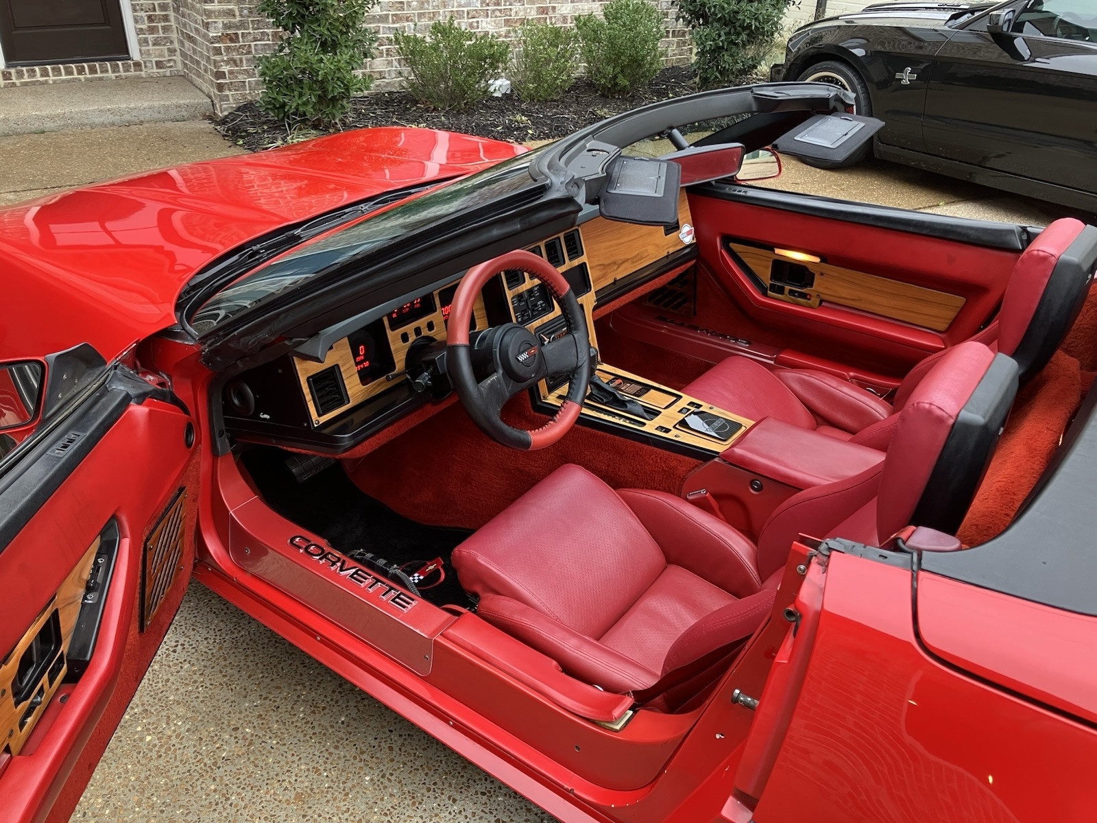 Chevrolet-Corvette-Cabriolet-1986-Red-Red-189903-7