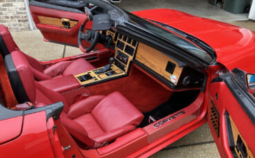 Chevrolet-Corvette-Cabriolet-1986-Red-Red-189903-8