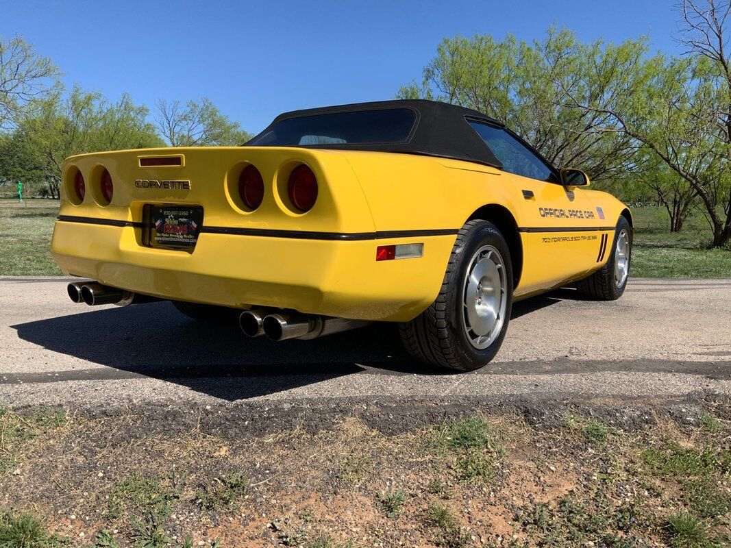 Chevrolet-Corvette-Cabriolet-1986-Yellow-Black-46162-5