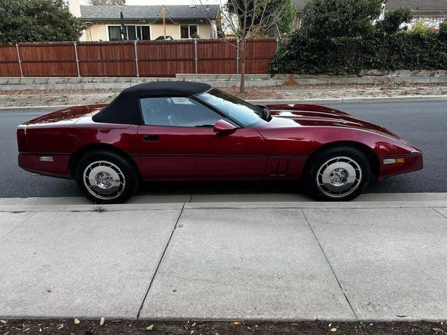 Chevrolet-Corvette-Cabriolet-1987-Red-Black-297600-11