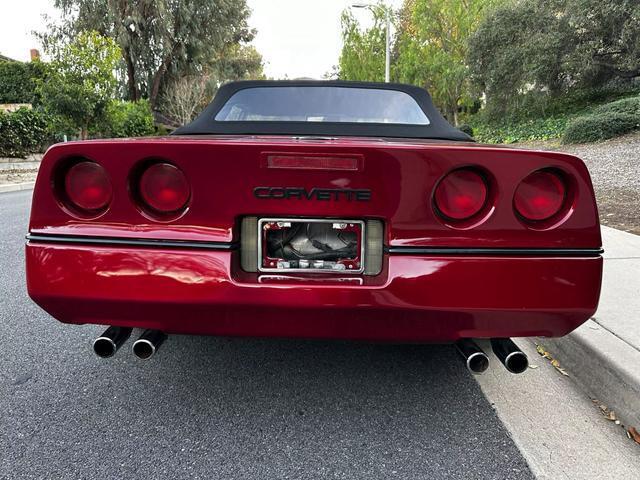 Chevrolet-Corvette-Cabriolet-1987-Red-Black-297600-7