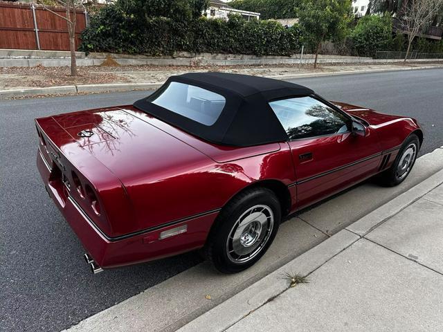 Chevrolet-Corvette-Cabriolet-1987-Red-Black-297600-8