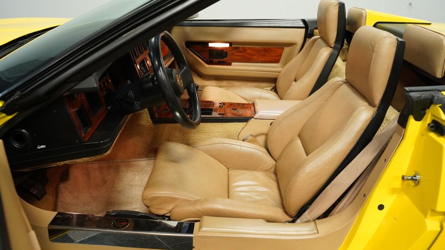 Chevrolet-Corvette-Cabriolet-1987-Yellow-Tan-87403-33