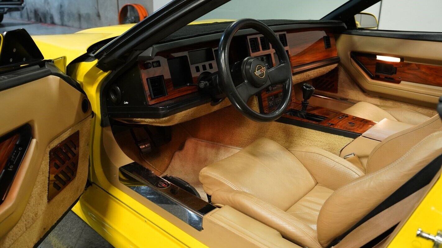 Chevrolet-Corvette-Cabriolet-1987-Yellow-Tan-87403-4