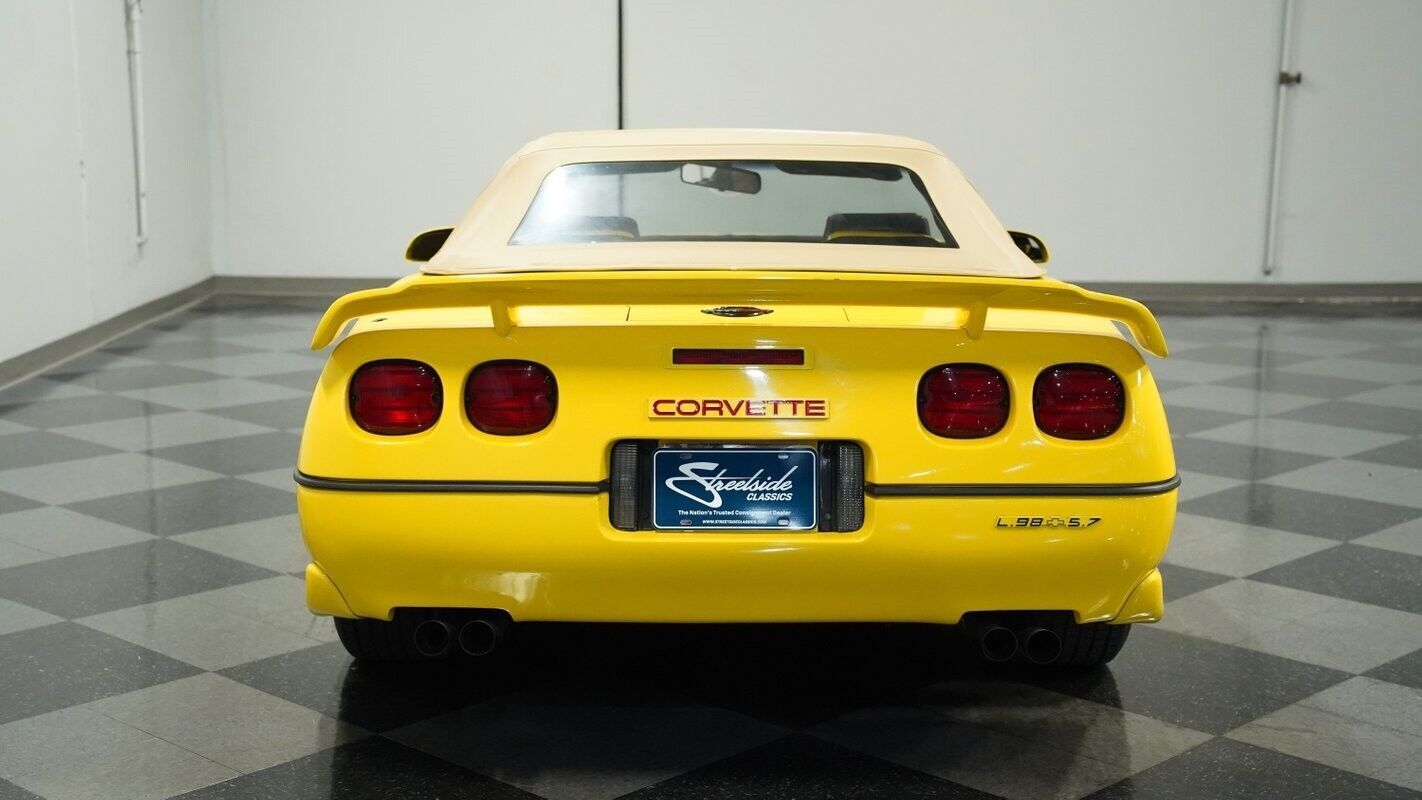 Chevrolet-Corvette-Cabriolet-1987-Yellow-Tan-87403-9