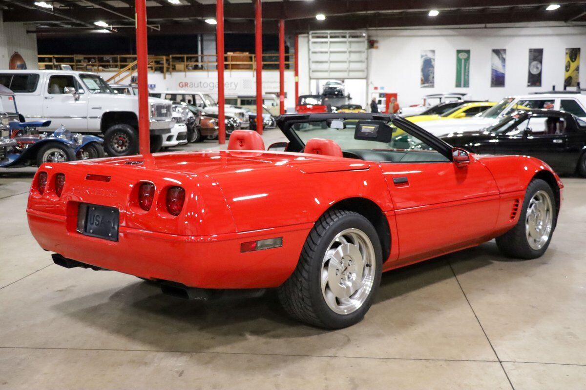 Chevrolet-Corvette-Cabriolet-1995-Red-Red-37681-7