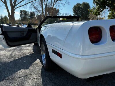 Chevrolet-Corvette-Convertible-Cabriolet-1992-White-Gray-74030-3